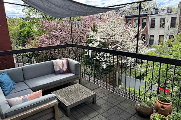House sit in Brooklyn, NY, US