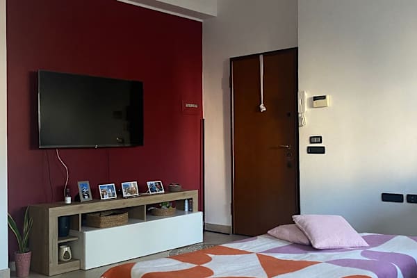 House sit in Milan, Italy