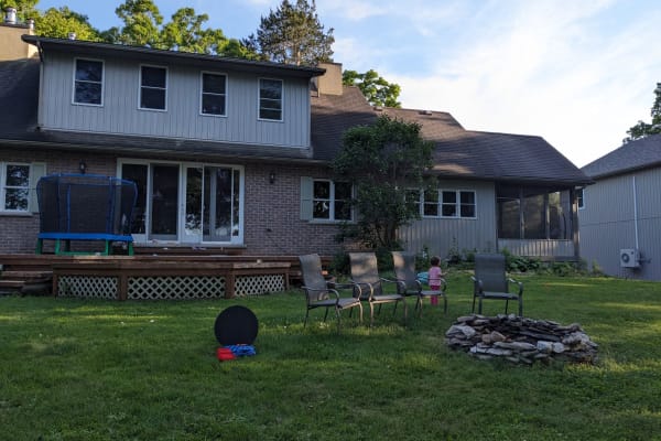 House sit in Prince Edward, ON, Canada