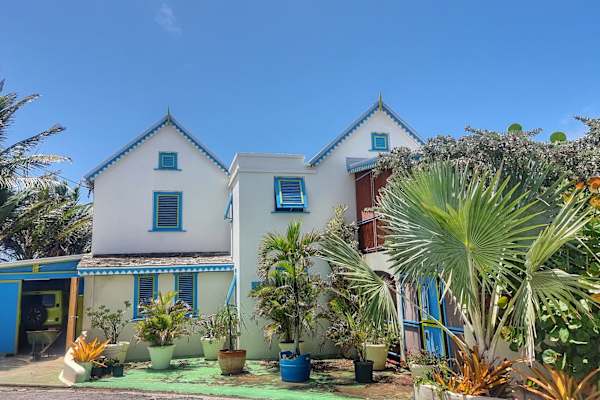 House sit in Ocean City, Barbados