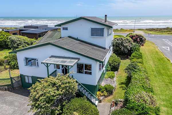 House sit in Otaki Beach, New Zealand