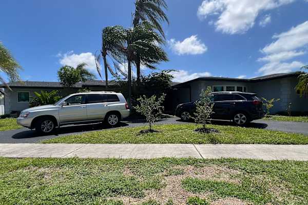 House sit in Hollywood, FL, US