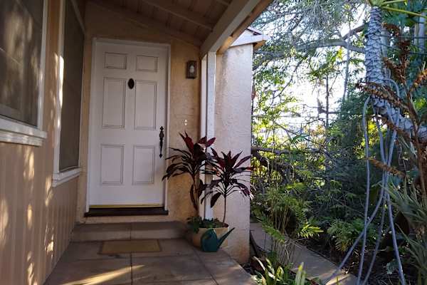 House sit in Los Angeles, CA, US