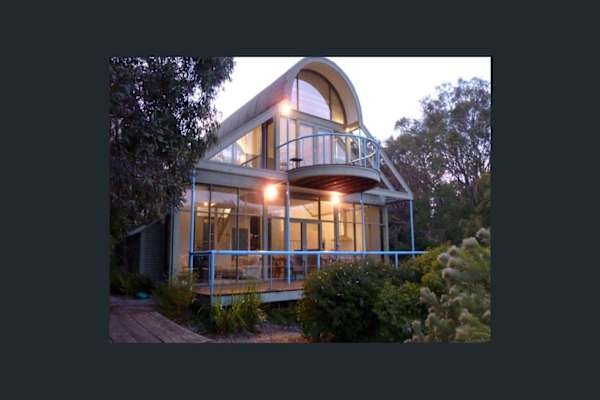 House sit in Lakes Entrance, VIC, Australia