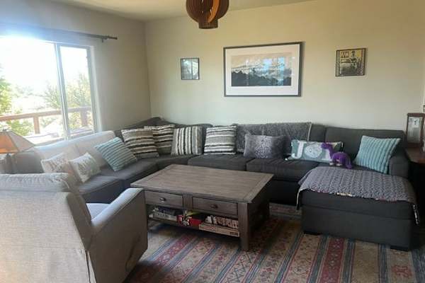 House sit in Los Angeles, CA, US