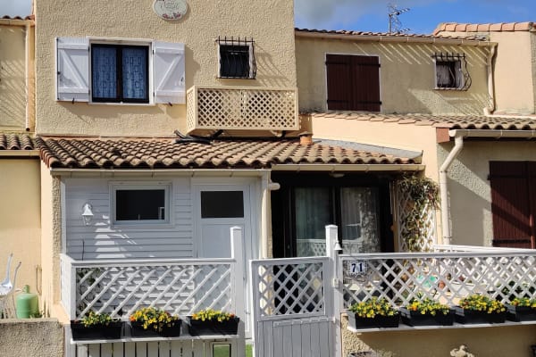 House sit in Marseillan, France