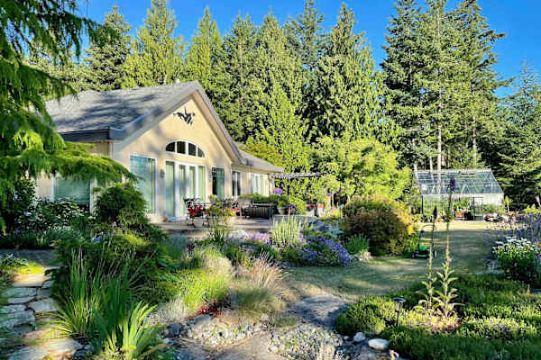 House sit in Gabriola, BC, Canada
