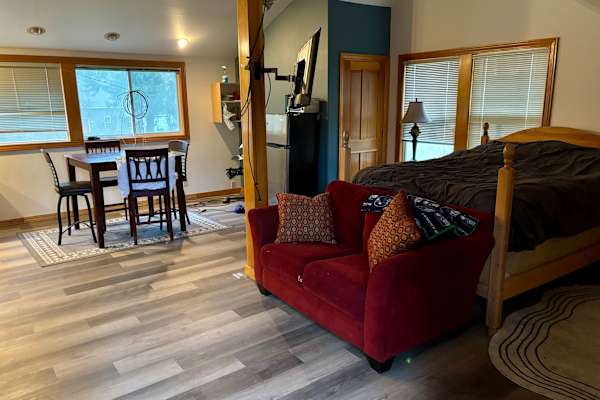 House sit in Poulsbo, WA, US