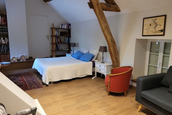 House sit in Beaune, France