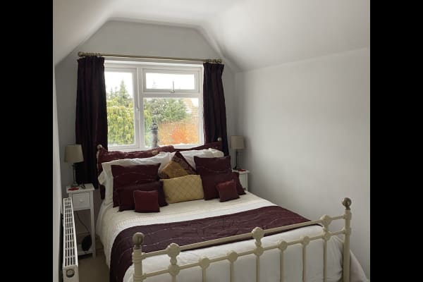 House sit in Broadway, United Kingdom