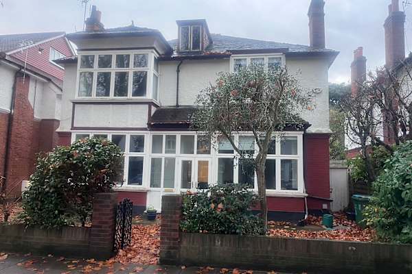 House sit in Twickenham, United Kingdom