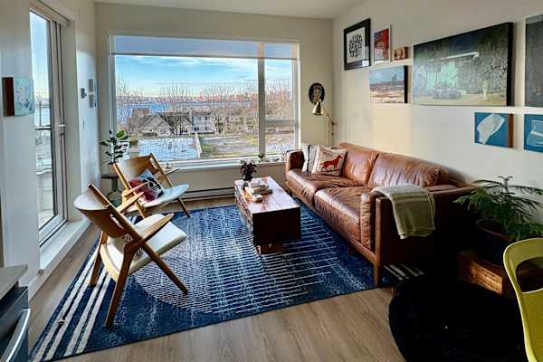 House sit in North Vancouver, BC, Canada