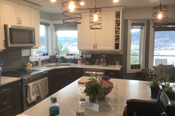 House sit in Kelowna, BC, Canada