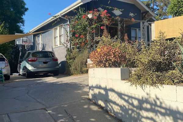 House sit in Eagle Rock, CA, US