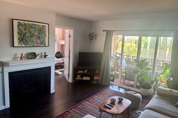 House sit in Long Beach, CA, US