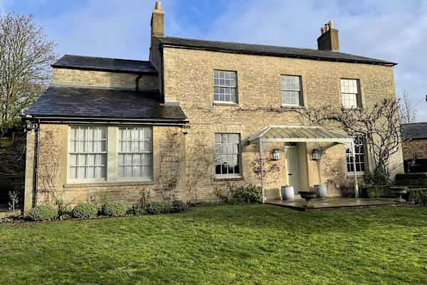 House sit in Cirencester, United Kingdom