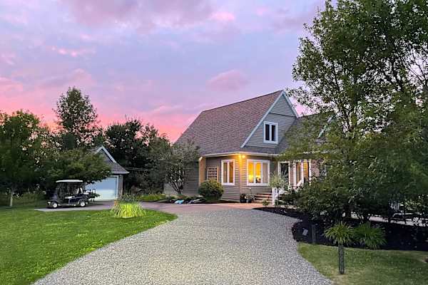House sit in Shediac, NB, Canada