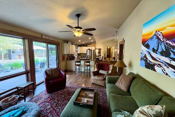 House sit in Bend, OR, US