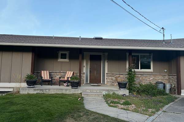 House sit in Penticton, BC, Canada
