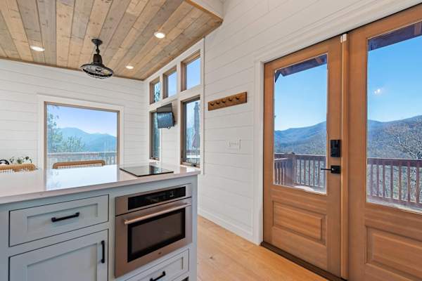 House sit in Dillsboro, NC, US