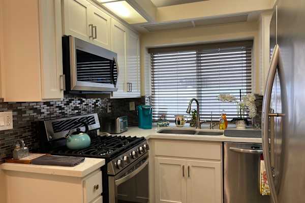 House sit in Chino Hills, CA, US