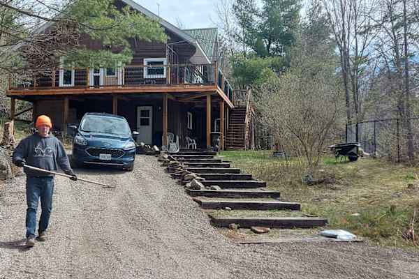 House sit in Renfrew, ON, Canada