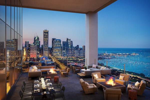 House sit in Chicago, IL, US