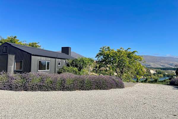 House sit in Bannockburn, New Zealand