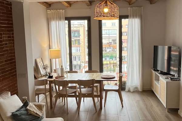 House sit in Barcelona, Spain