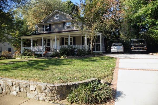 House sit in Falls Church, VA, US