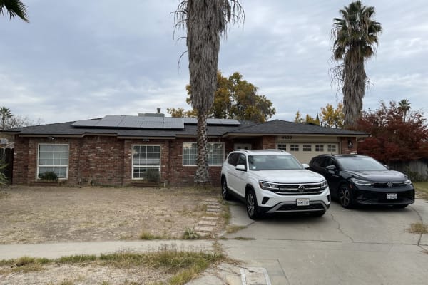 House sit in Fresno, CA, US