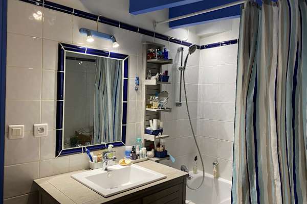 House sit in Apt, France