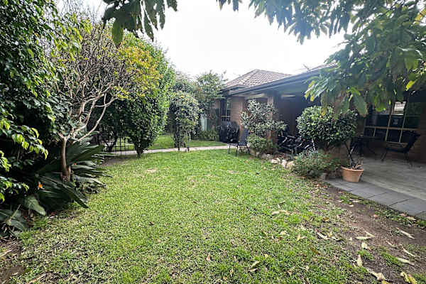 House sit in Melbourne, VIC, Australia