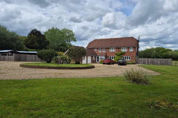 House sit in Tenterden, United Kingdom
