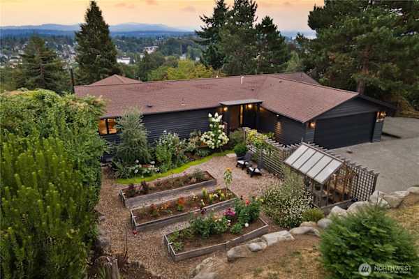 House sit in Seattle, WA, US