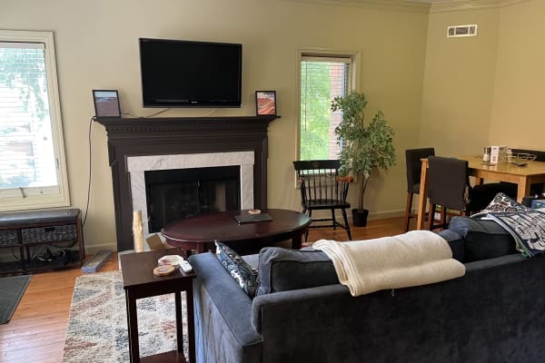 House sit in Nashville, TN, US