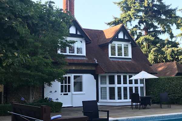 House sit in Guildford, United Kingdom