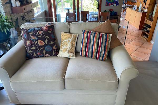 House sit in Caulfeild, BC, Canada