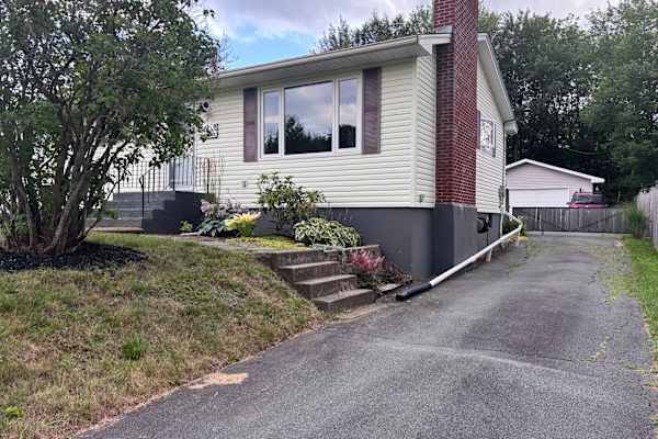 House sit in Lower Sackville, NS, Canada