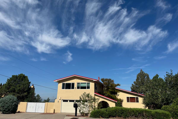 House sit in Albuquerque, NM, US