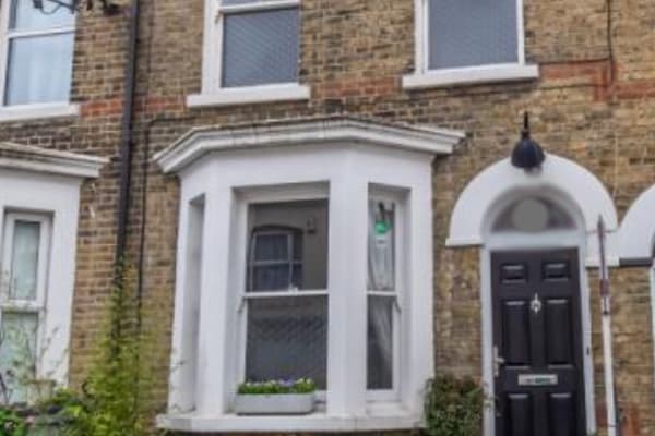 House sit in Rochester, United Kingdom
