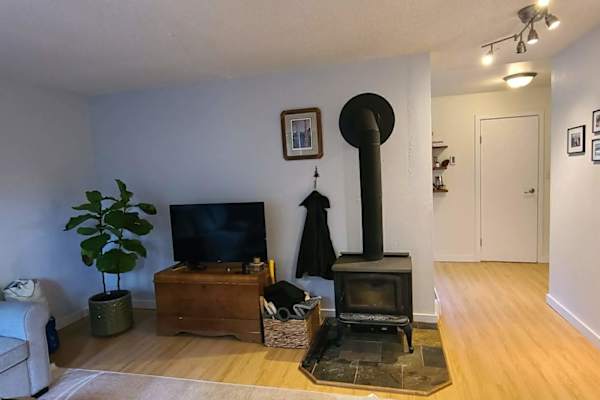 House sit in Langford, BC, Canada