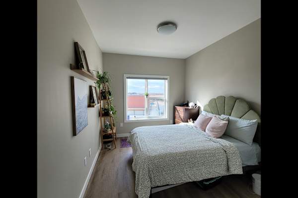 House sit in Winnipeg, MB, Canada