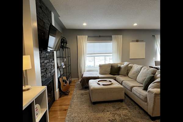 House sit in Beaumont, AB, Canada