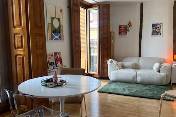 House sit in Madrid, Spain
