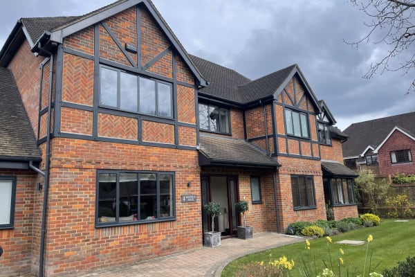 House sit in Gerrards Cross, United Kingdom