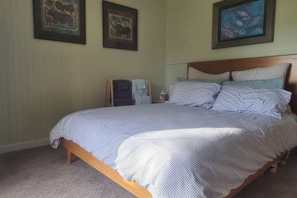 House sit in Woodend, VIC, Australia