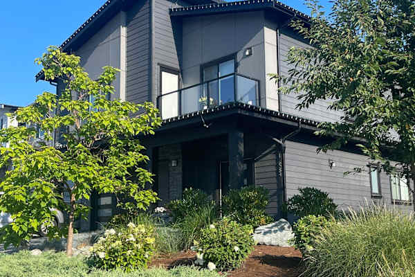 House sit in Duncan, BC, Canada