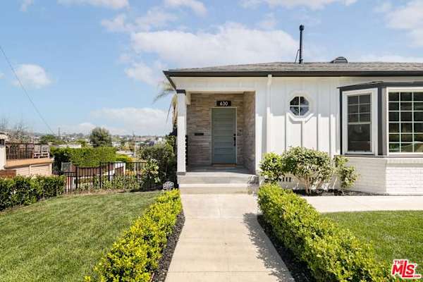 House sit in Los Angeles, CA, US