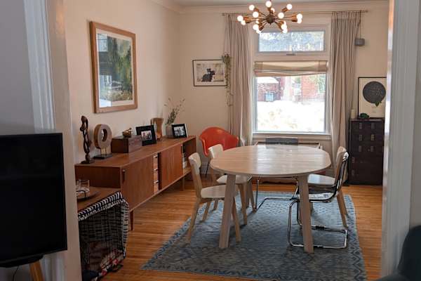 House sit in Kingston, ON, Canada